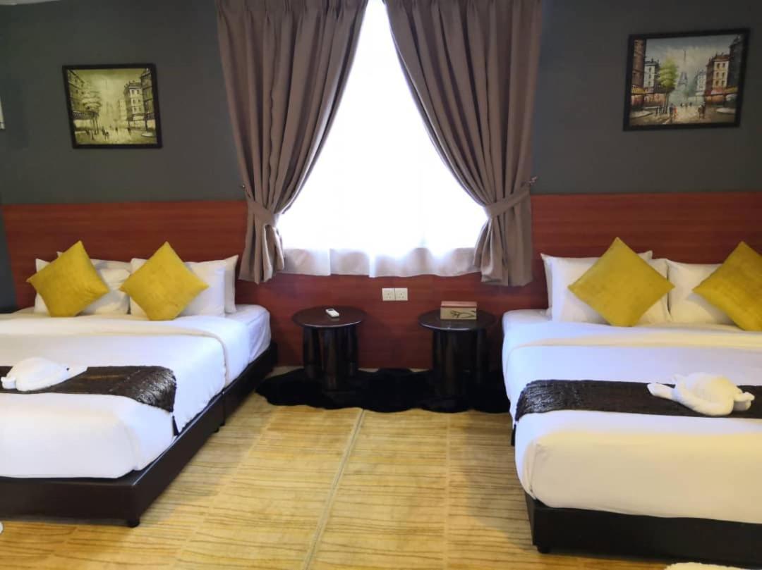 Alia Residence Business Resort Padang Mat Sirat Exterior foto